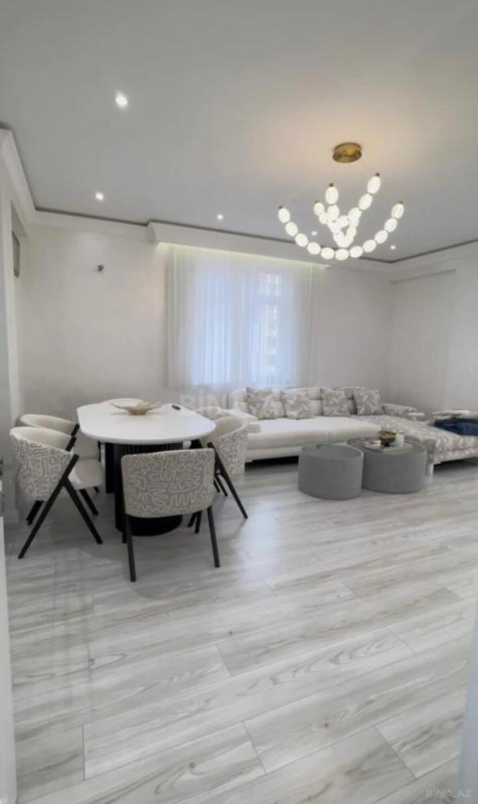 Satılır 3 otaqlı mənzil 117 m²