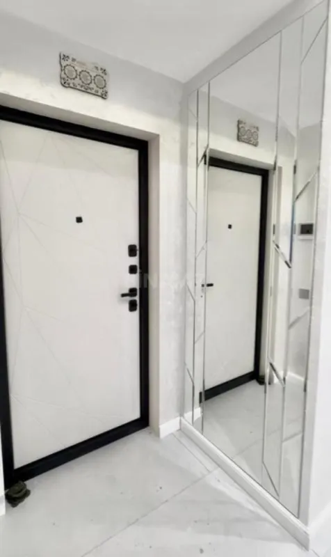 Satılır 3 otaqlı mənzil 117 m²