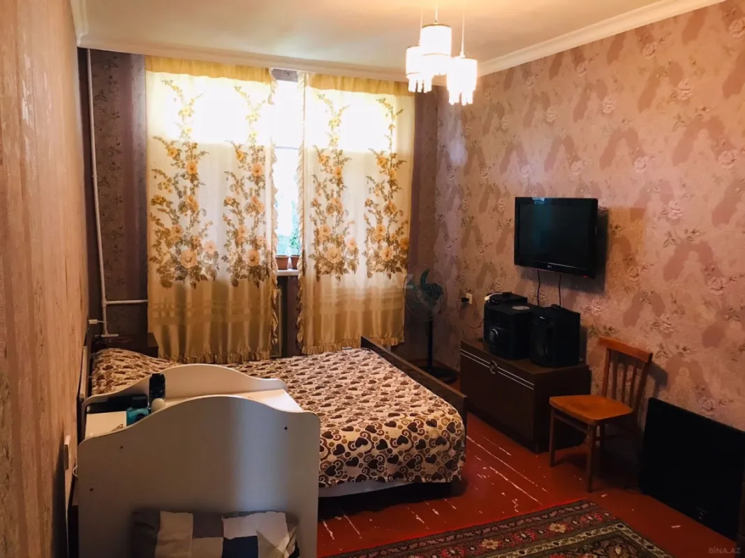 Satılır 4 otaqlı mənzil 100 m²