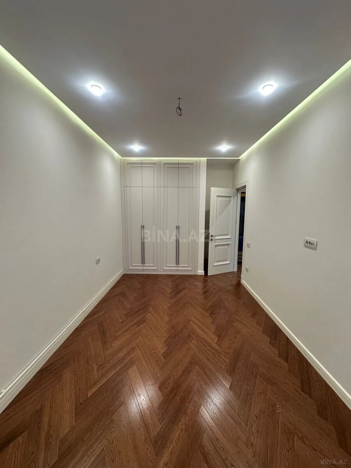 Satılır 2 otaqlı mənzil 68.3 m²