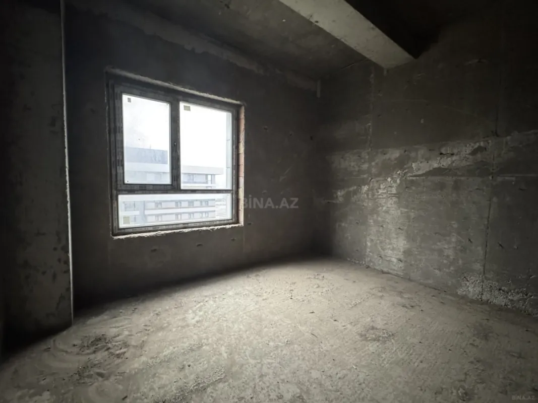 Satılır 4 otaqlı mənzil 324 m²