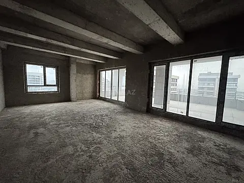 Satılır 4 otaqlı mənzil 324 m²