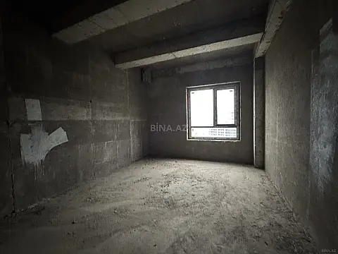 Satılır 4 otaqlı mənzil 324 m²