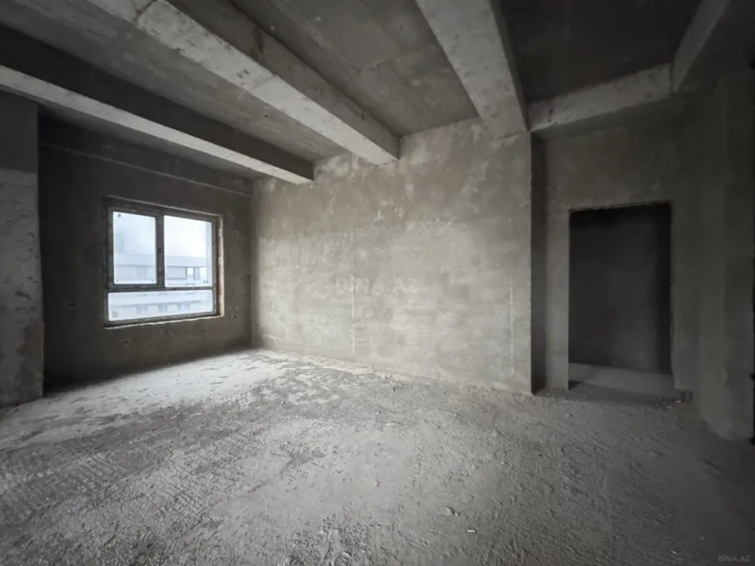 Satılır 4 otaqlı mənzil 324 m²