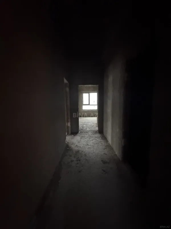 Satılır 4 otaqlı mənzil 324 m²