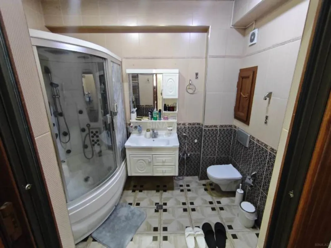 Satılır 3 otaqlı mənzil 122 m²