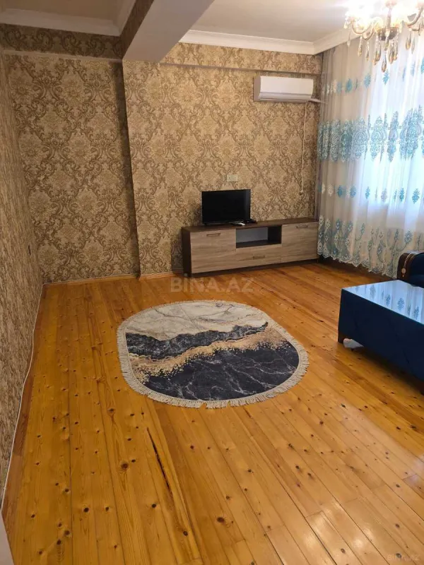 Kirayə verilir 2 otaqlı mənzil 75 m²