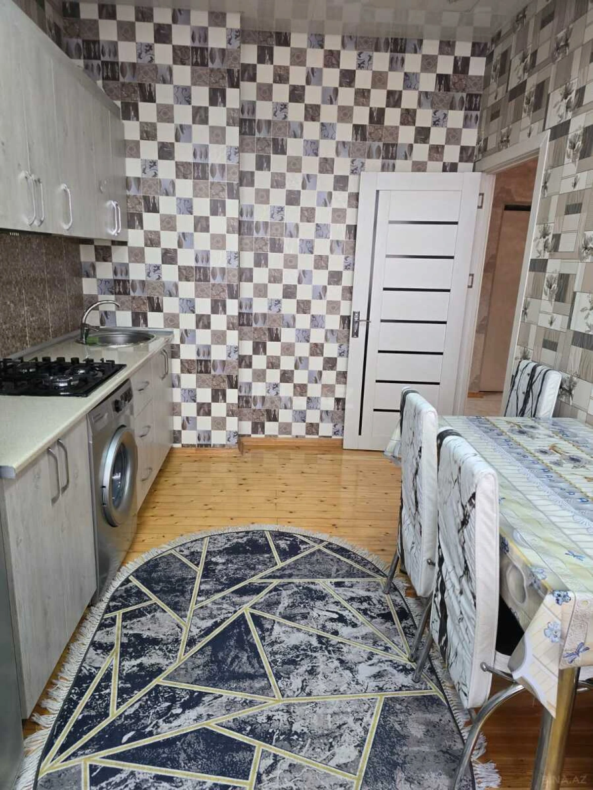 Kirayə verilir 2 otaqlı mənzil 75 m²