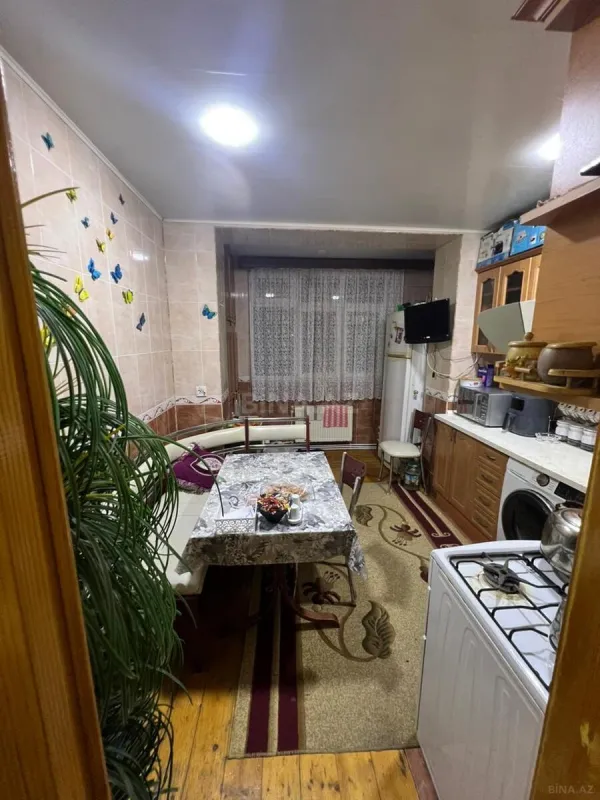 Satılır 5 otaqlı mənzil 110 m²
