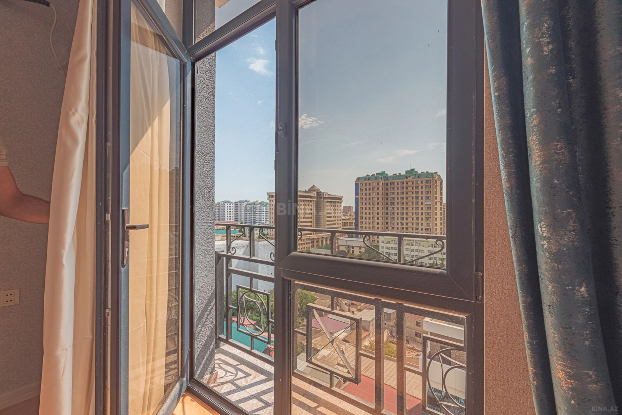 Satılır 3 otaqlı mənzil 102 m²