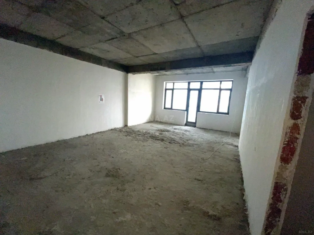 Satılır 4 otaqlı mənzil 200 m²