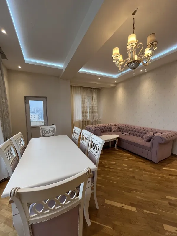 Satılır 3 otaqlı mənzil 130 m²
