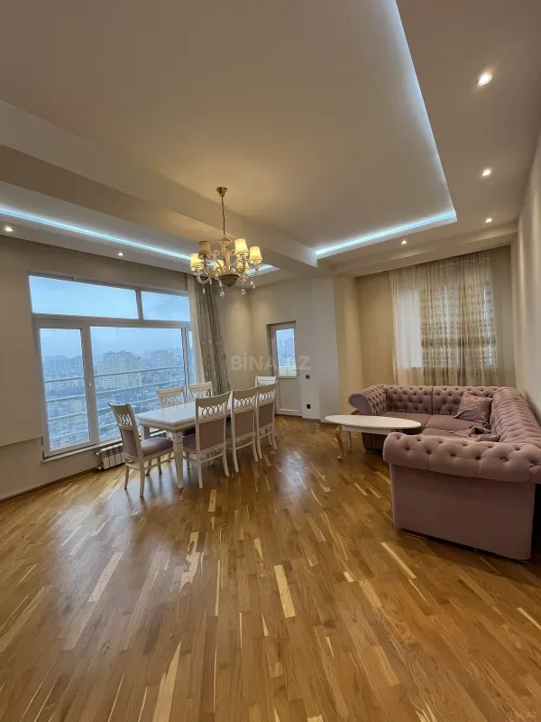 Satılır 3 otaqlı mənzil 130 m²