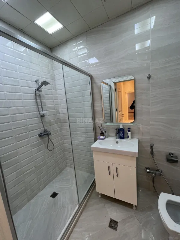 Satılır 3 otaqlı mənzil 130 m²