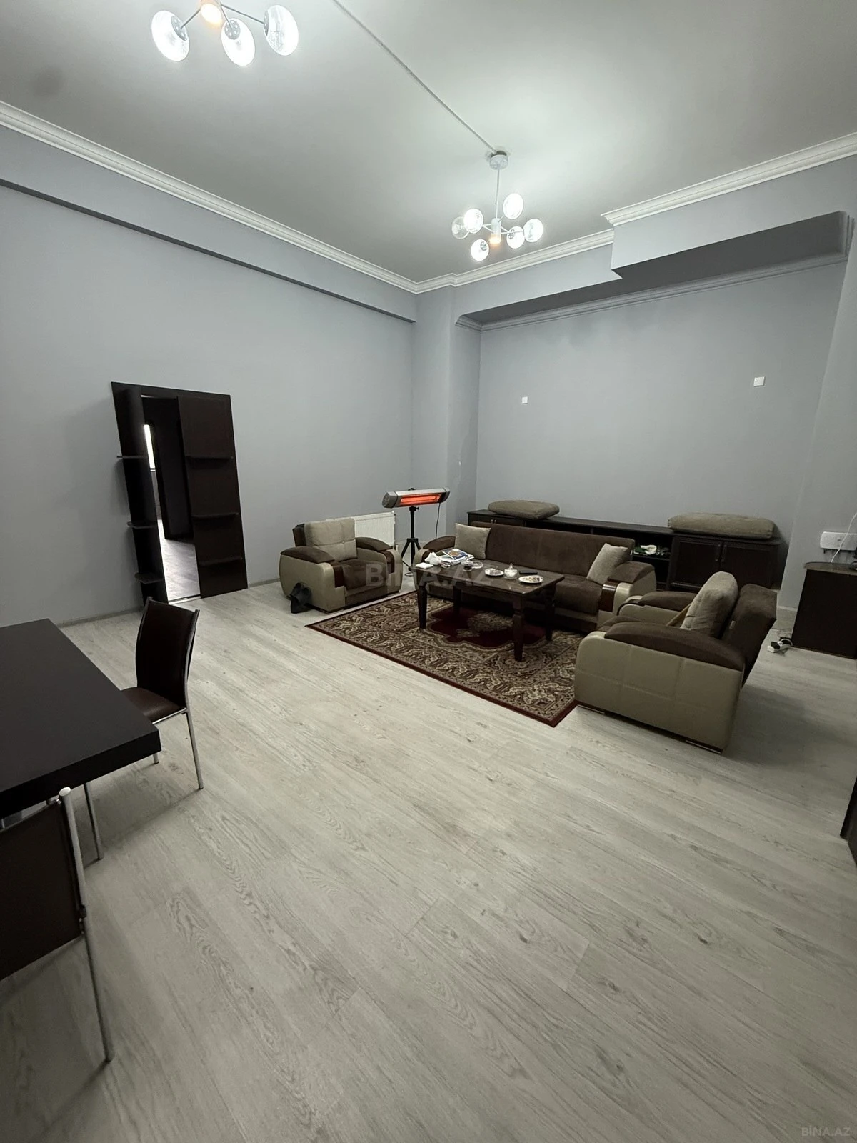 Kirayə verilir obyekt 175 m²