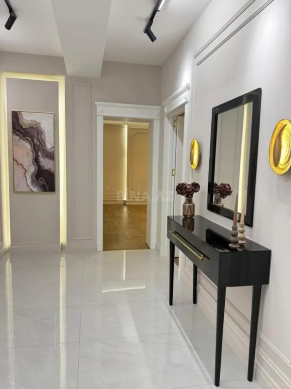 Satılır 3 otaqlı mənzil 110 m²