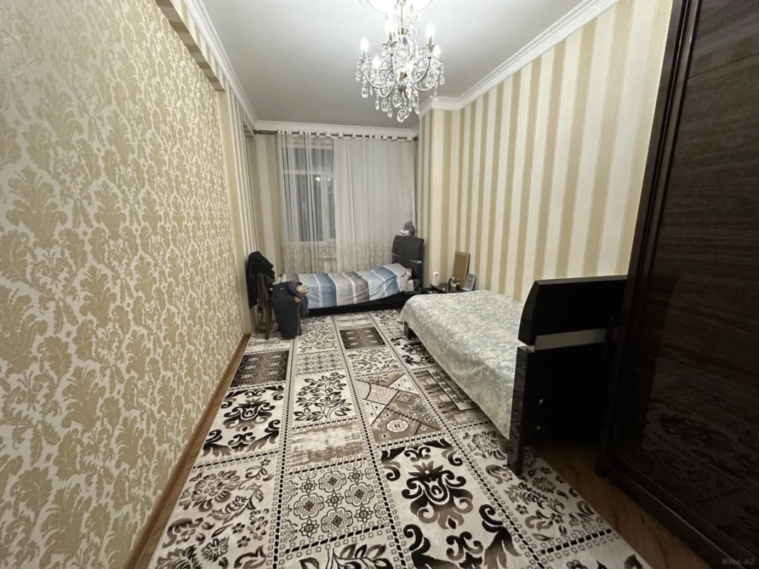 Satılır 2 otaqlı mənzil 106 m²