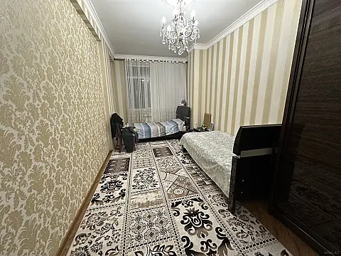 Satılır 2 otaqlı mənzil 106 m²