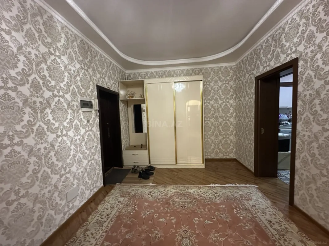 Satılır 2 otaqlı mənzil 106 m²