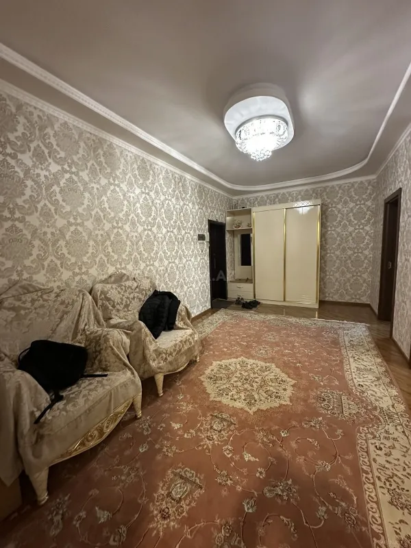 Satılır 2 otaqlı mənzil 106 m²