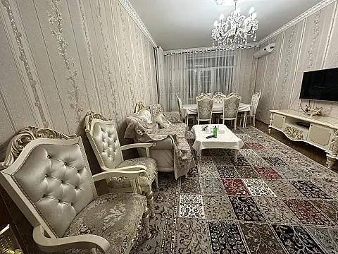 Satılır 2 otaqlı mənzil 106 m²