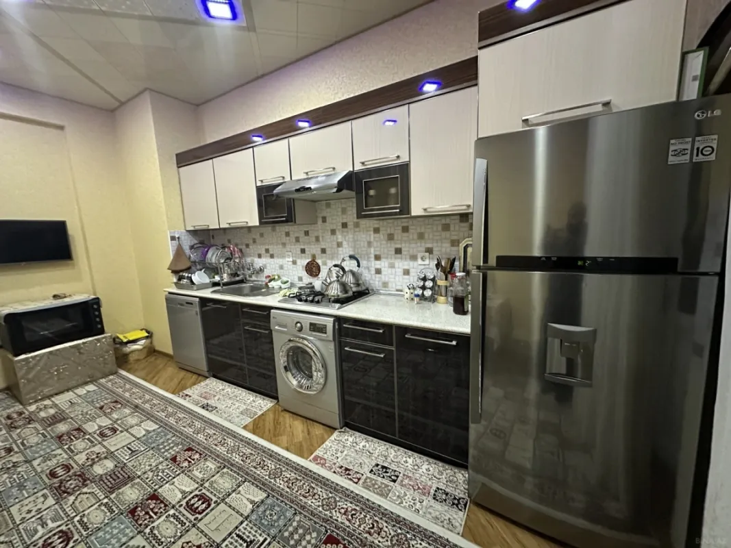 Satılır 2 otaqlı mənzil 106 m²