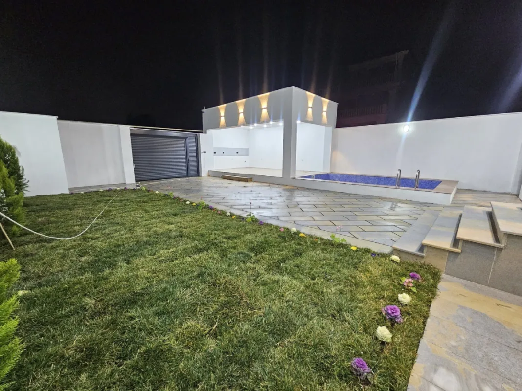Satılır 4 otaqlı həyət evi 150 m²