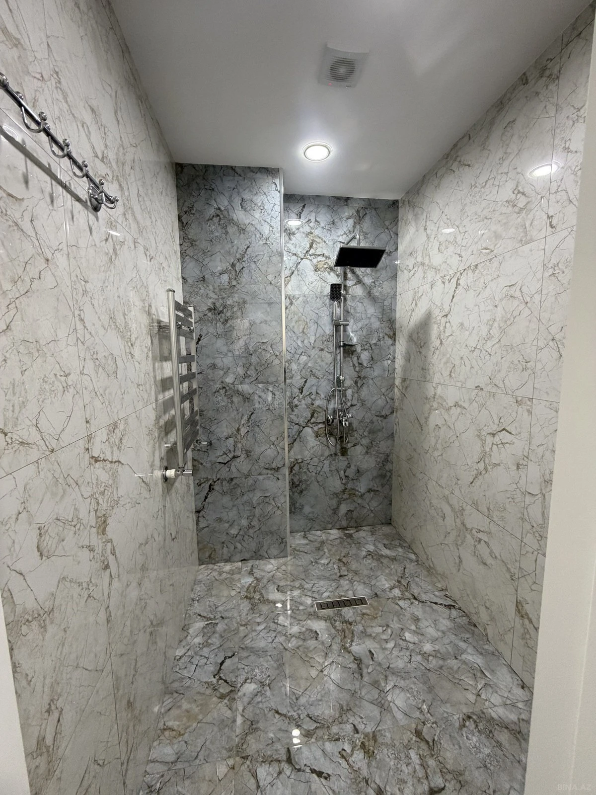Satılır 2 otaqlı mənzil 91 m²