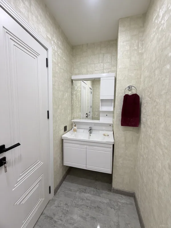 Satılır 2 otaqlı mənzil 91 m²