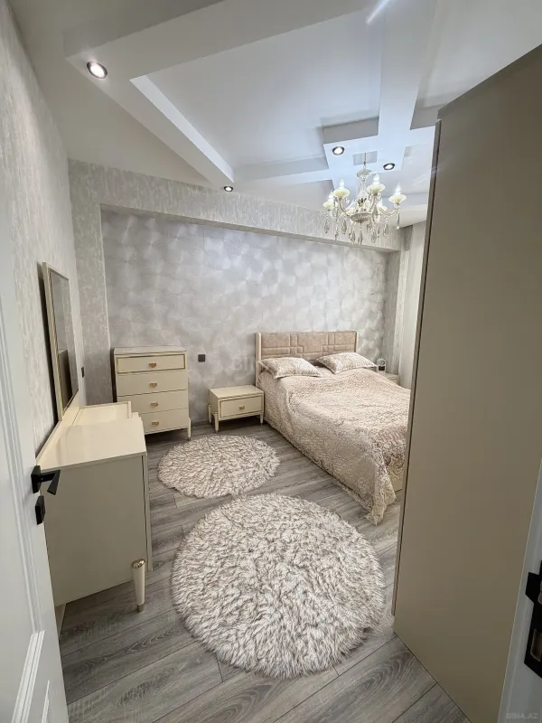 Satılır 2 otaqlı mənzil 91 m²