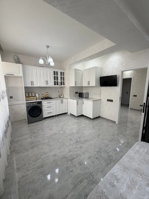 Satılır 2 otaqlı mənzil 91 m²