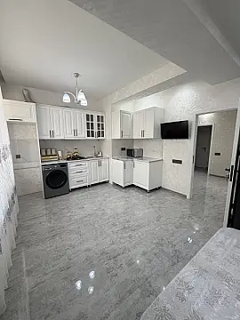 Satılır 2 otaqlı mənzil 91 m²
