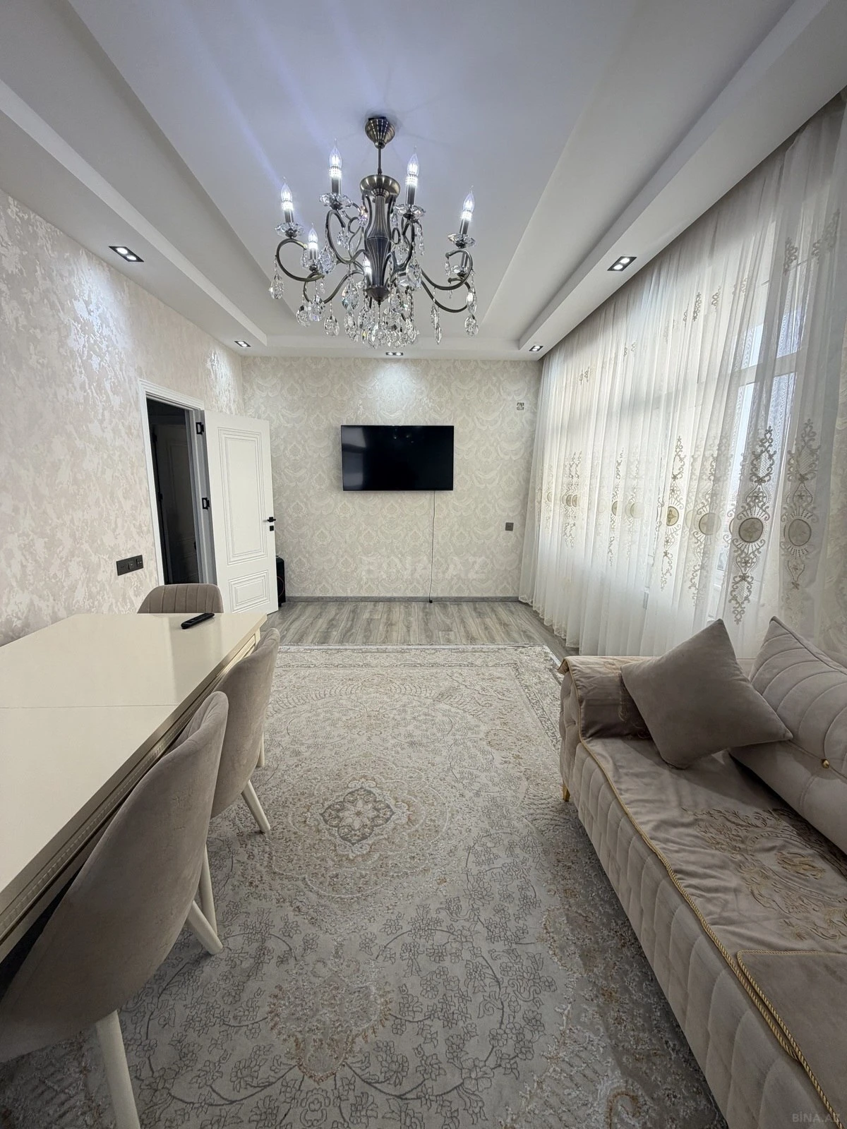 Satılır 2 otaqlı mənzil 91 m²