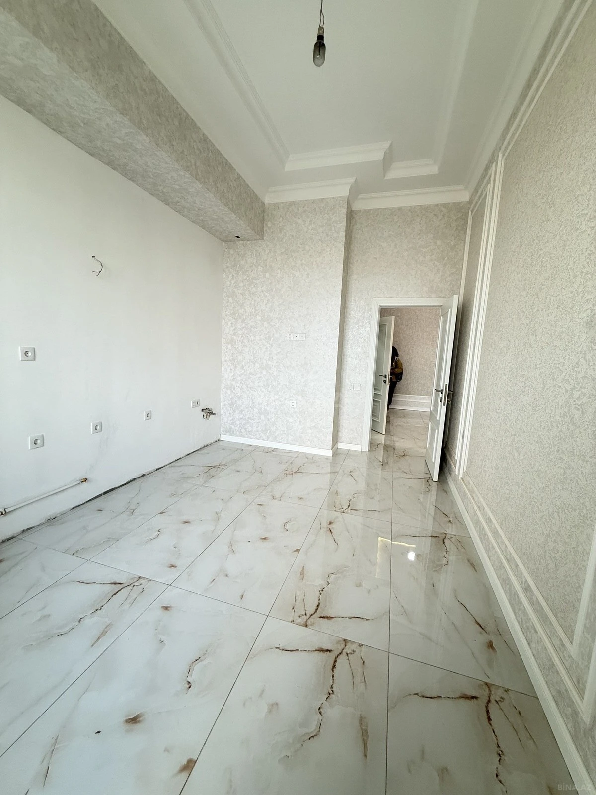 Satılır 2 otaqlı mənzil 71 m²