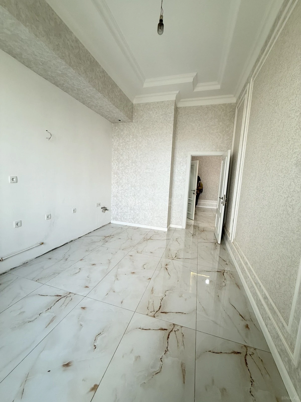 Satılır 2 otaqlı mənzil 71 m²