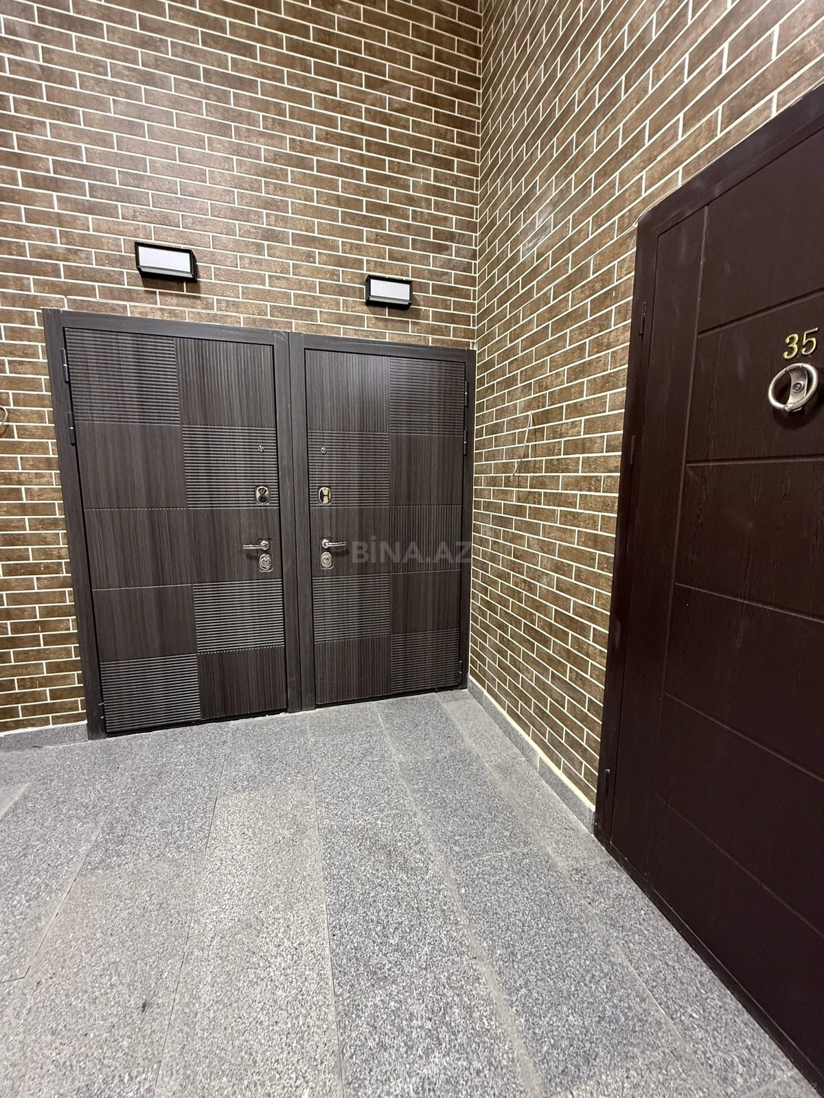 Satılır 2 otaqlı mənzil 71 m²