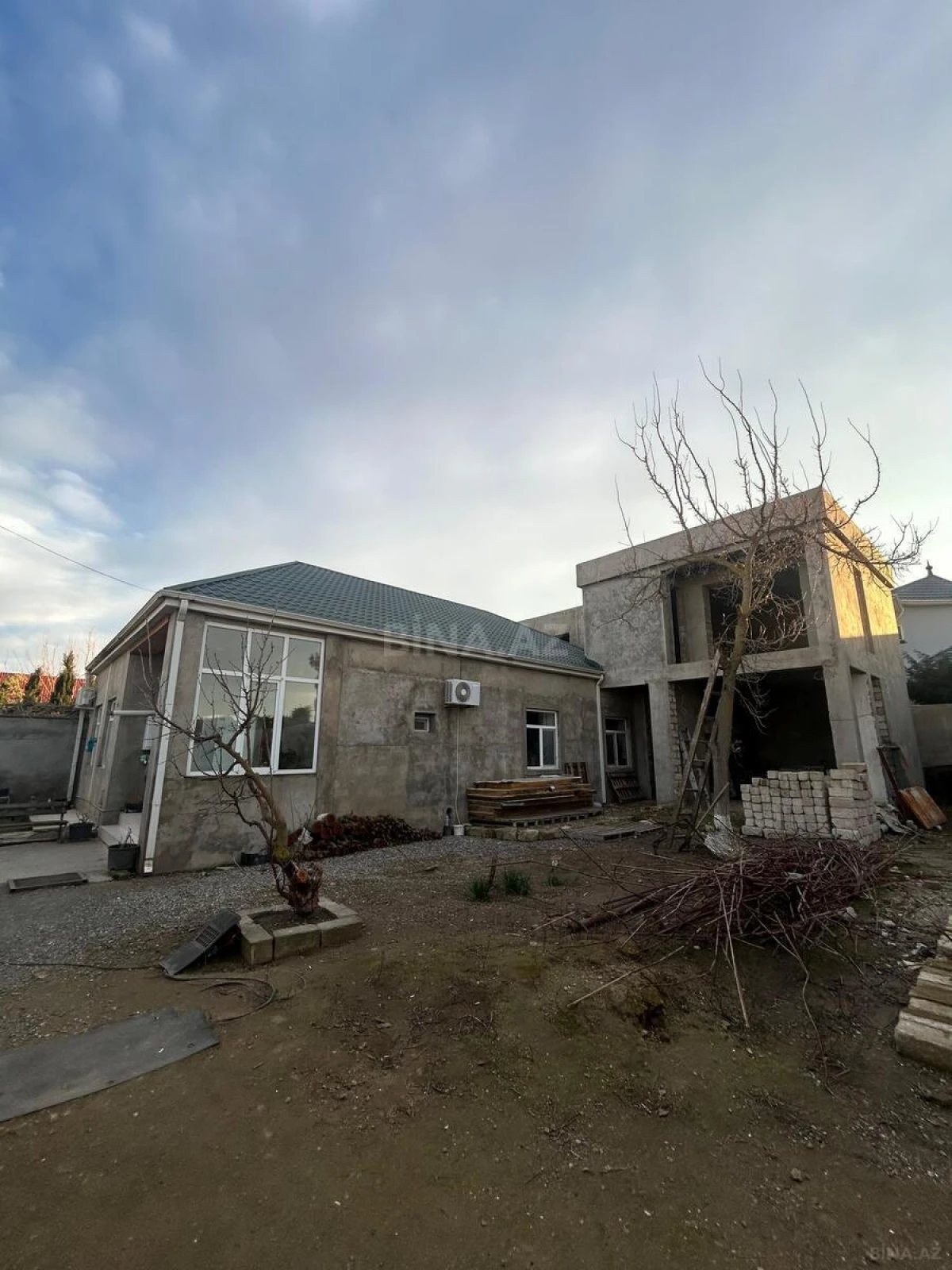 Satılır 3 otaqlı həyət evi 250 m²