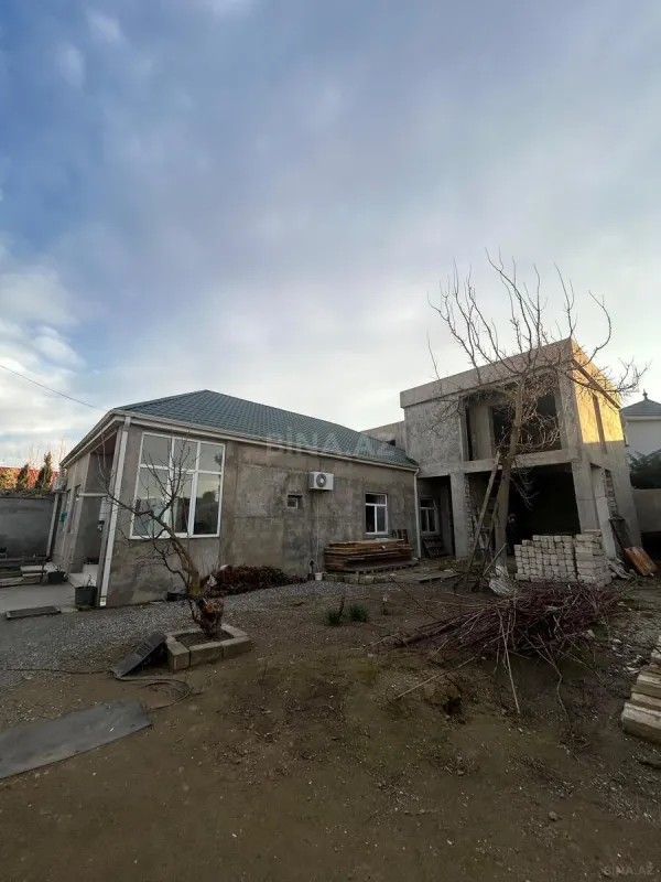 Satılır 3 otaqlı həyət evi 250 m²