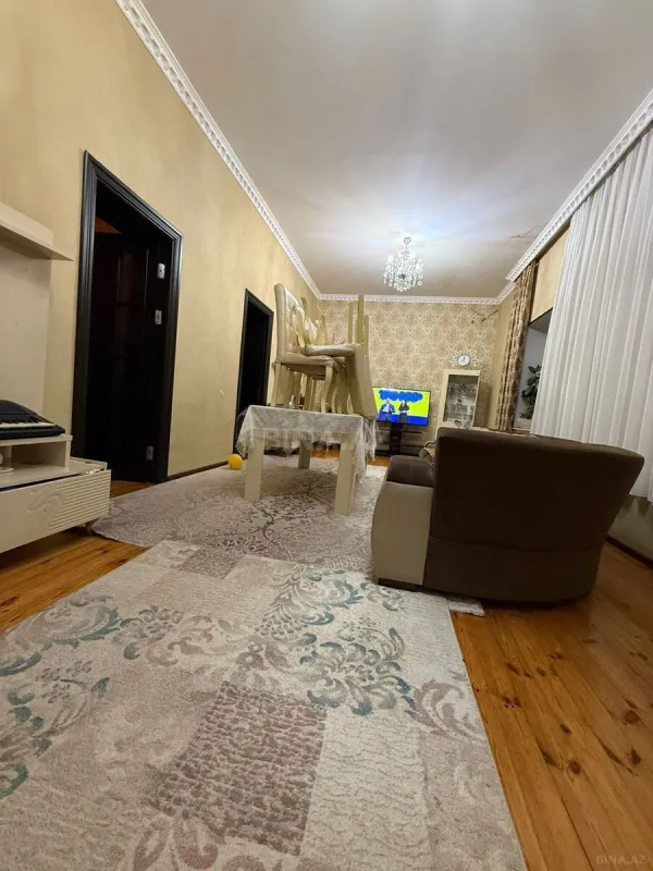 Satılır 3 otaqlı həyət evi 250 m²