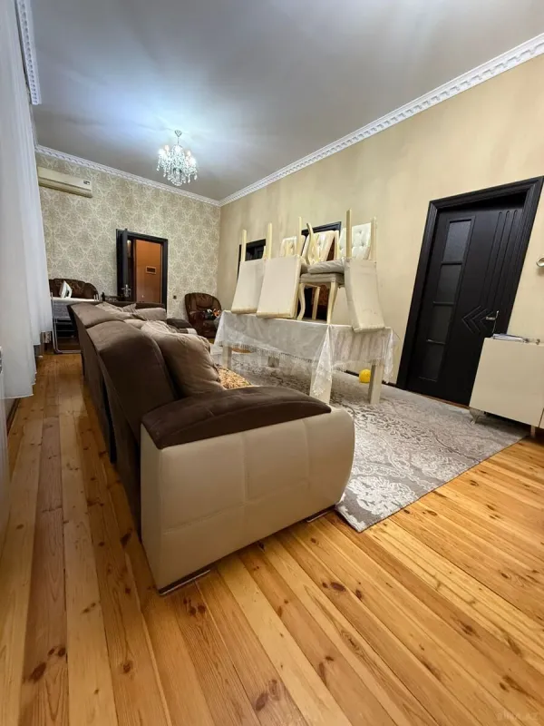 Satılır 3 otaqlı həyət evi 250 m²