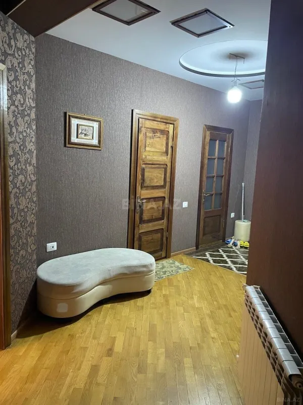 Satılır 2 otaqlı mənzil 97 m²