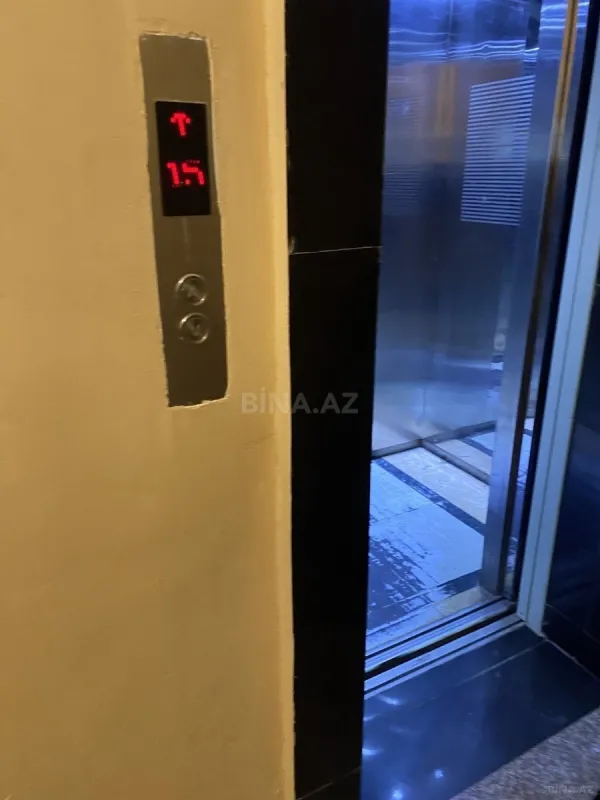 Satılır 4 otaqlı mənzil 170 m²