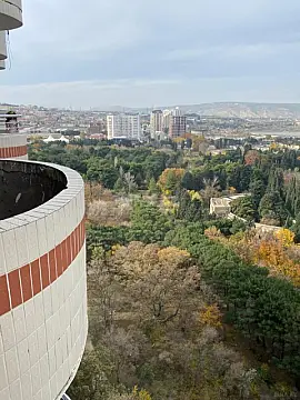 Satılır 4 otaqlı mənzil 170 m²