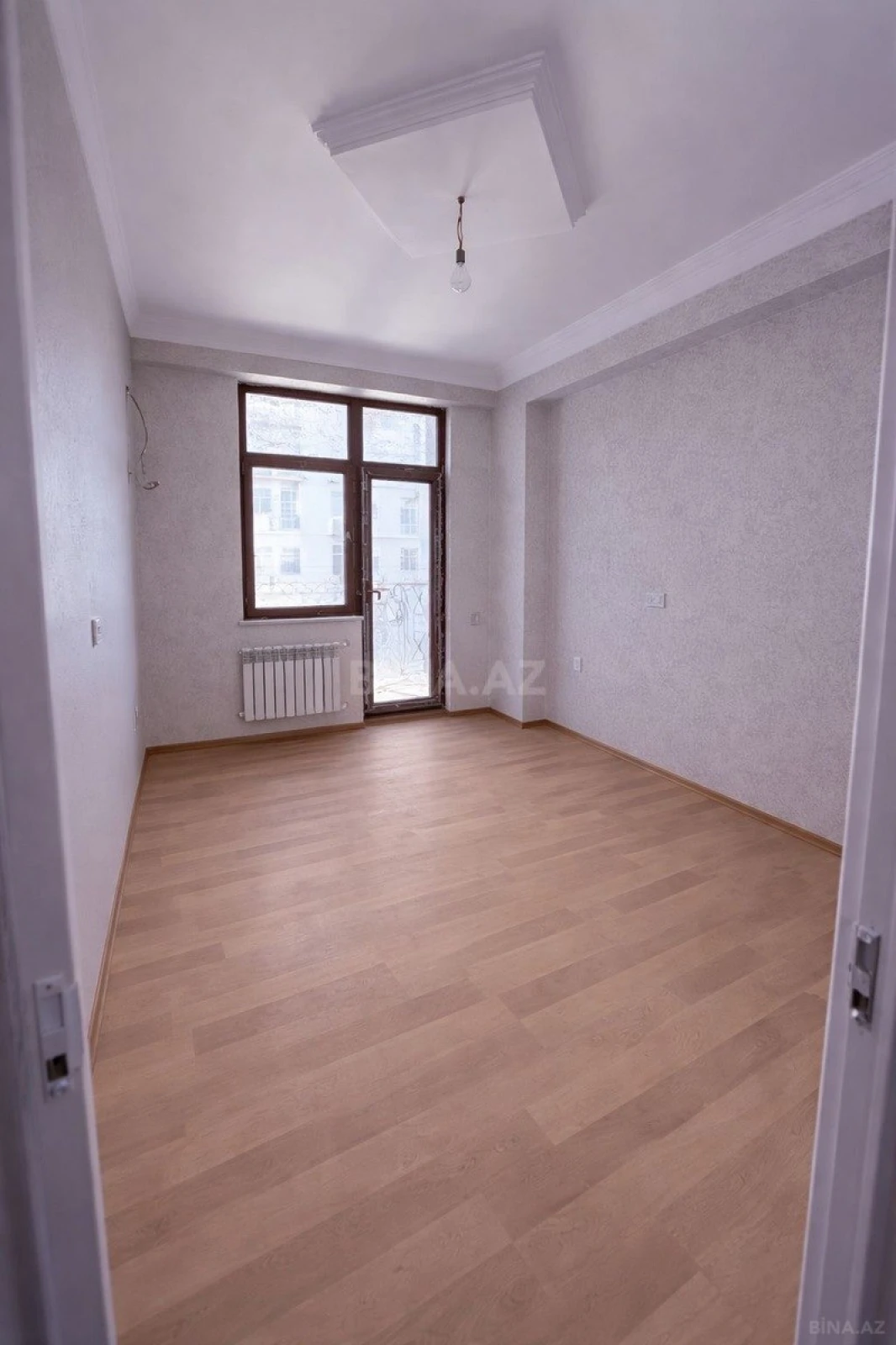 Satılır 3 otaqlı mənzil 130 m²