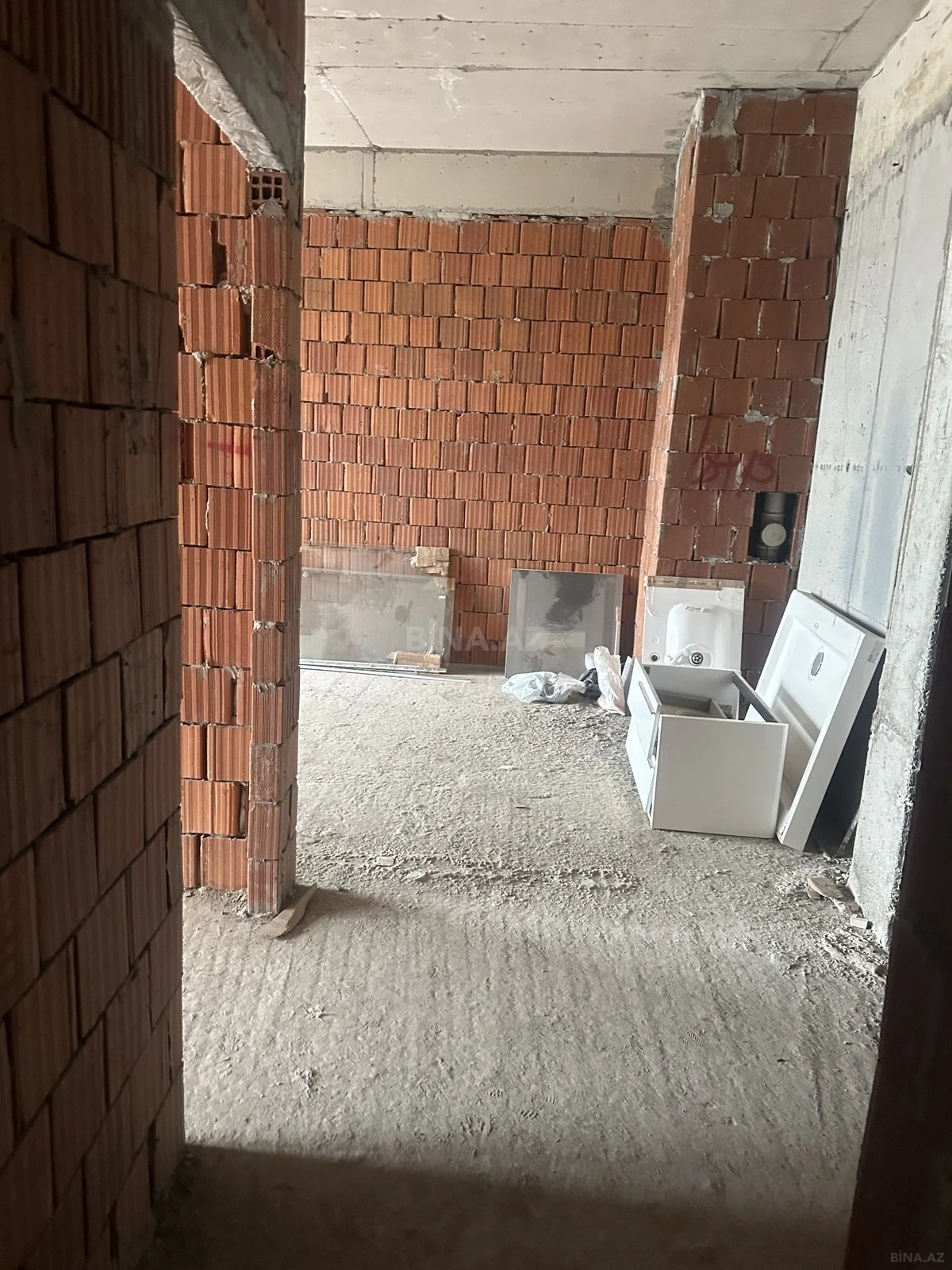 Satılır 2 otaqlı mənzil 92 m²