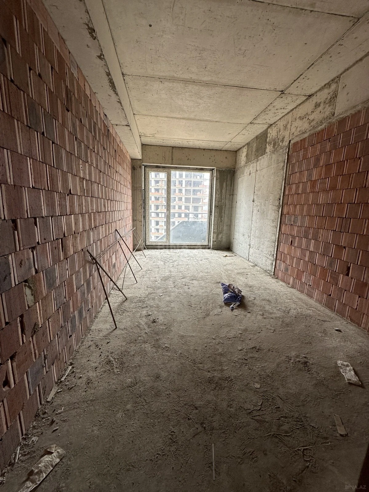 Satılır 2 otaqlı mənzil 92 m²
