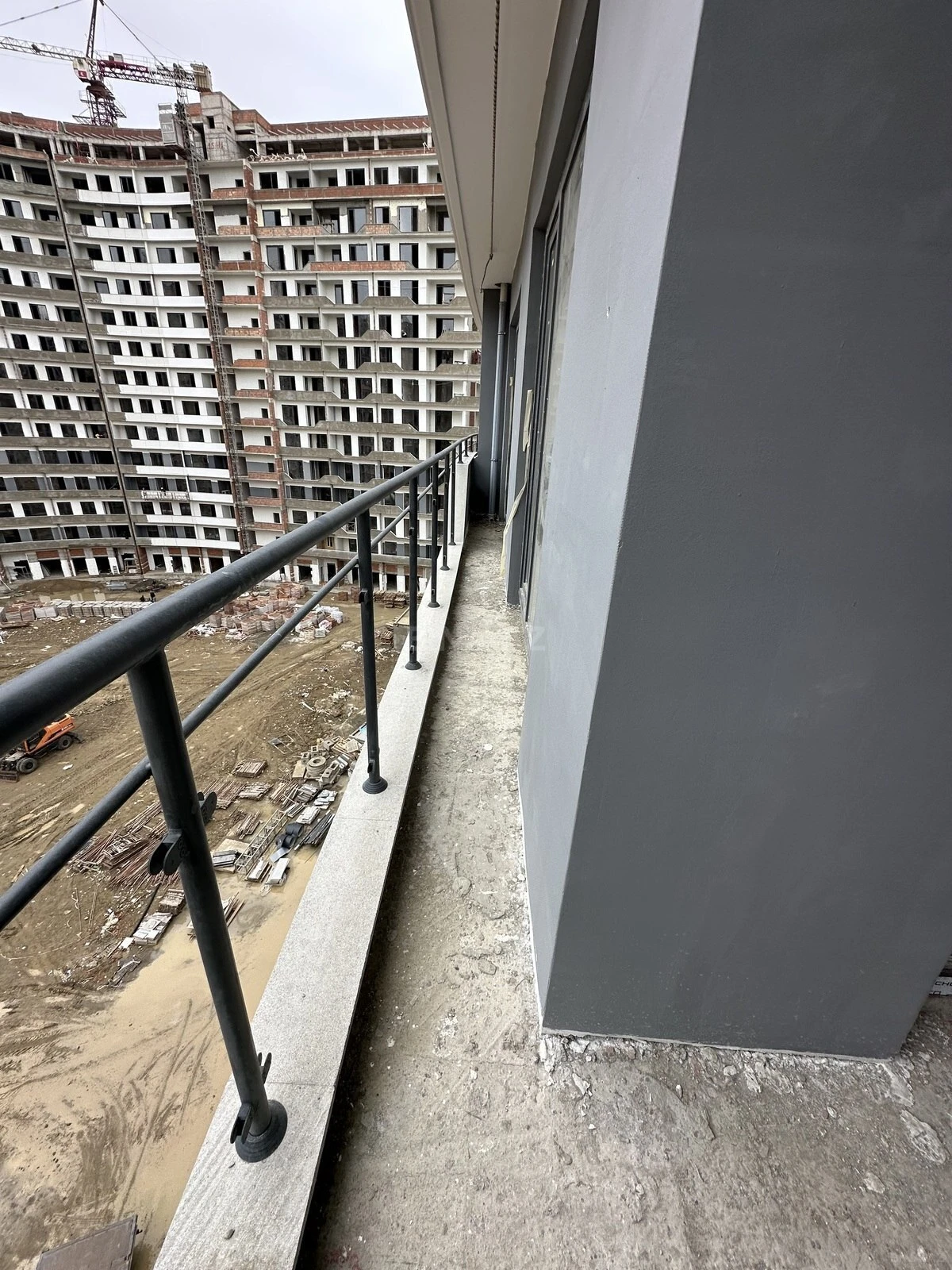 Satılır 2 otaqlı mənzil 92 m²
