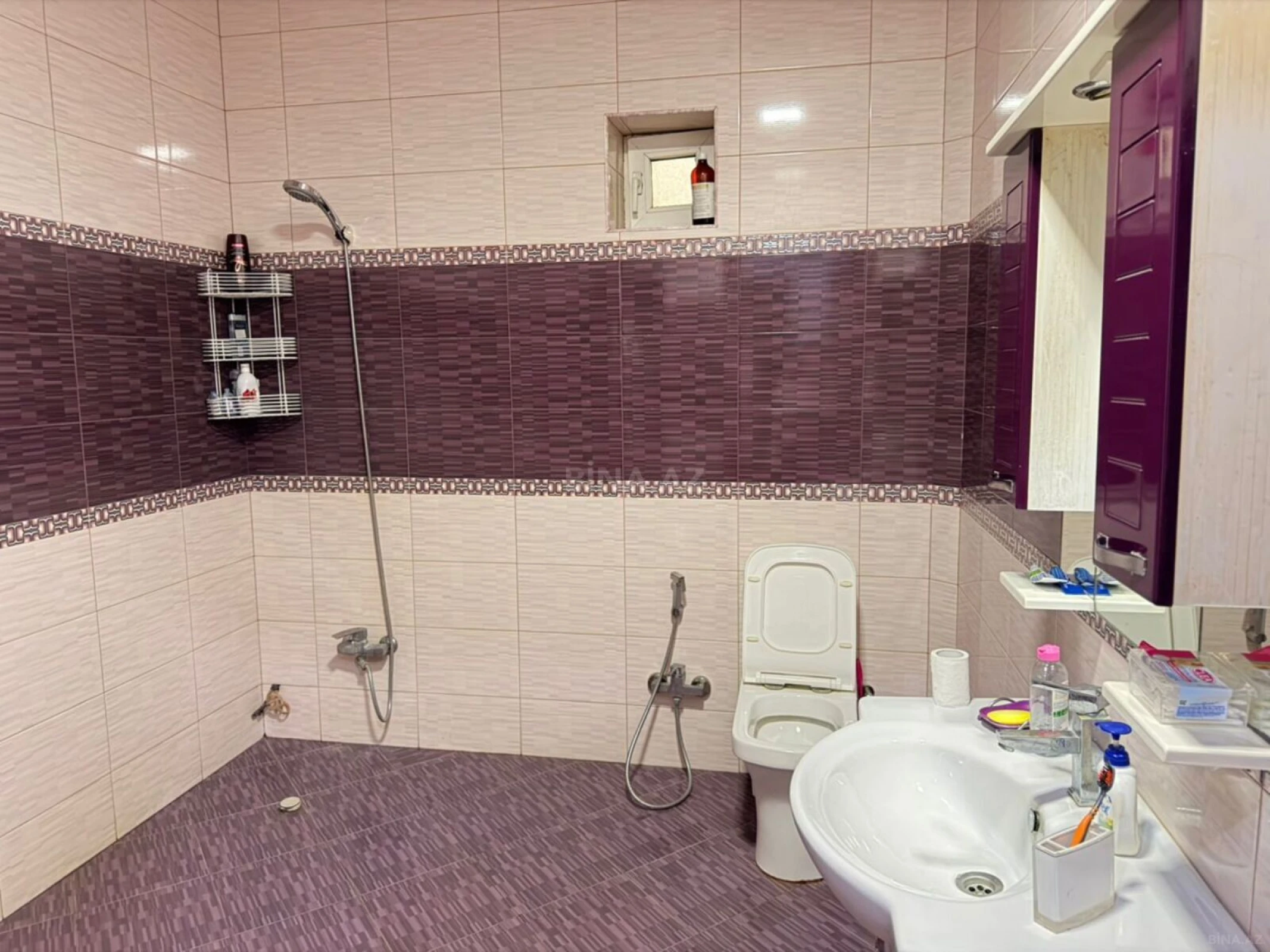 Satılır 5 otaqlı həyət evi 300 m²