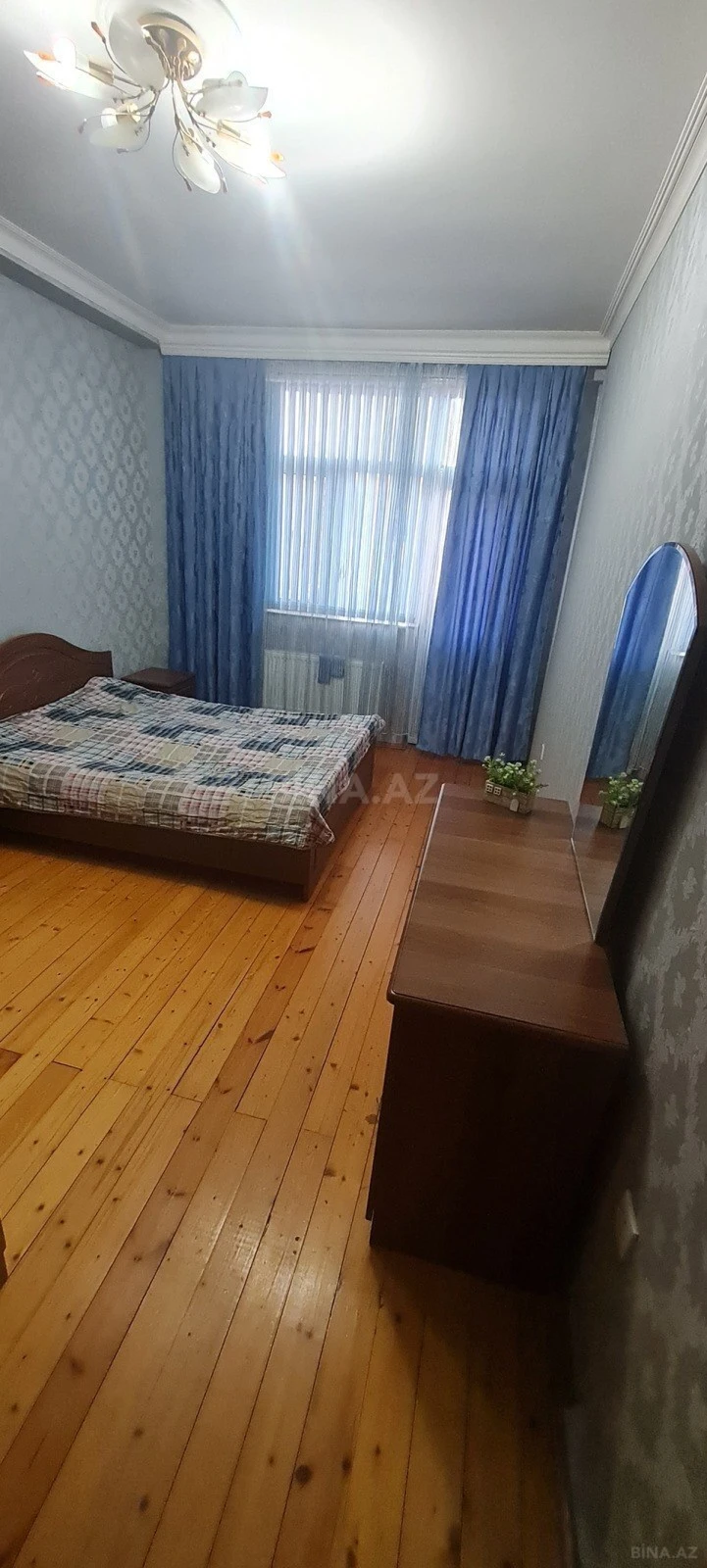 Kirayə verilir 2 otaqlı mənzil 90 m²