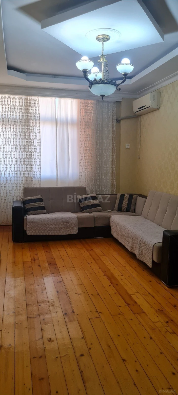 Kirayə verilir 2 otaqlı mənzil 90 m²